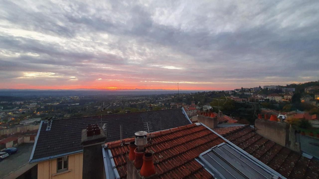 Appartamento Le Charme De La Verriere Thiers Esterno foto